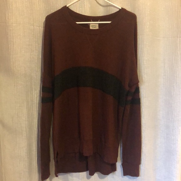 Oversized Light Weight Sweater - Picture 2 of 8